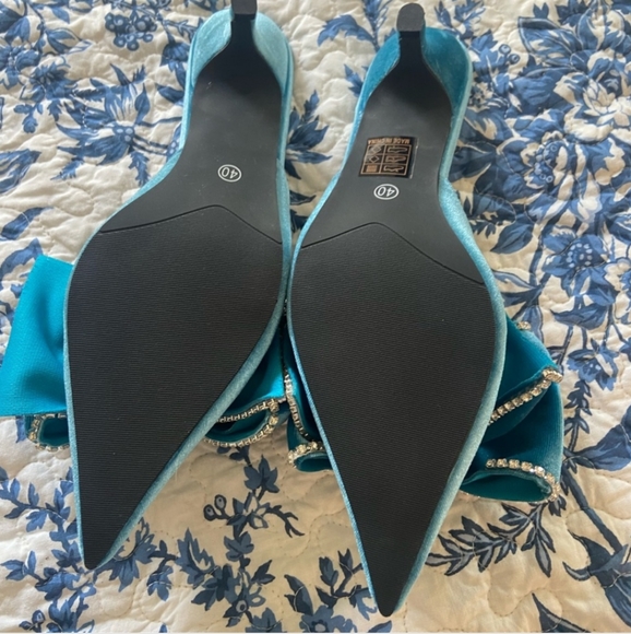 NEW Velvet Kitten Heels Feldman-style Slides - Picture 3 of 3